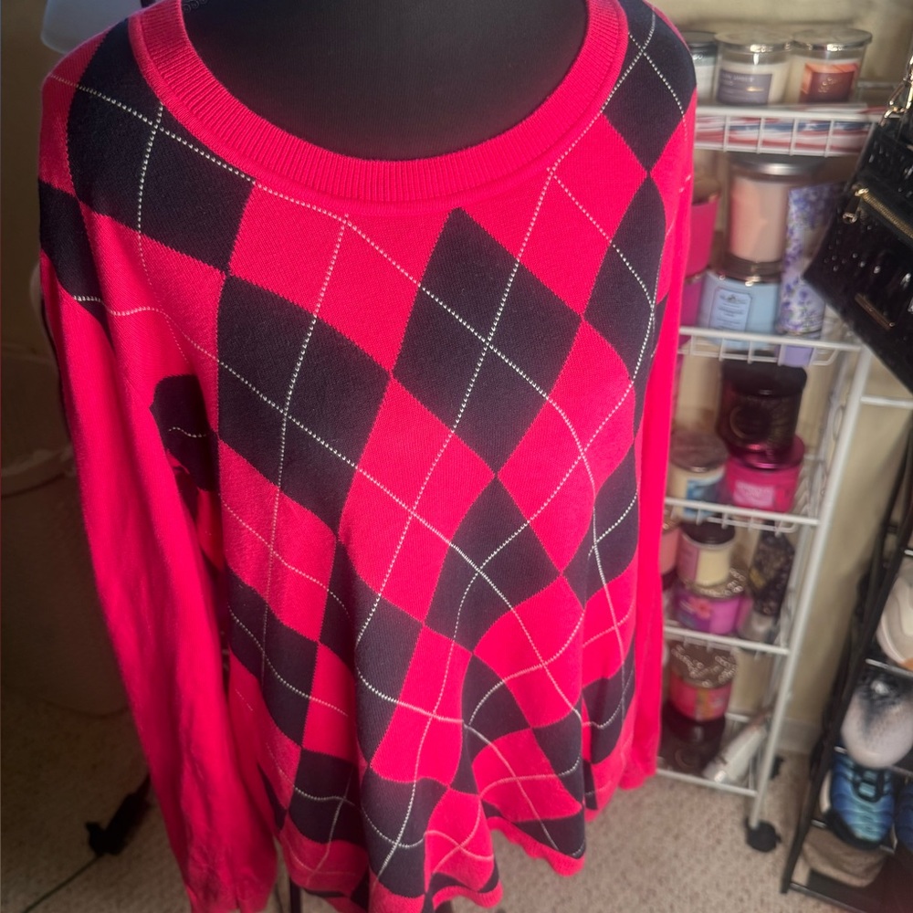 Tommy Hilfiger Vibrant Pink and Navy Sweater